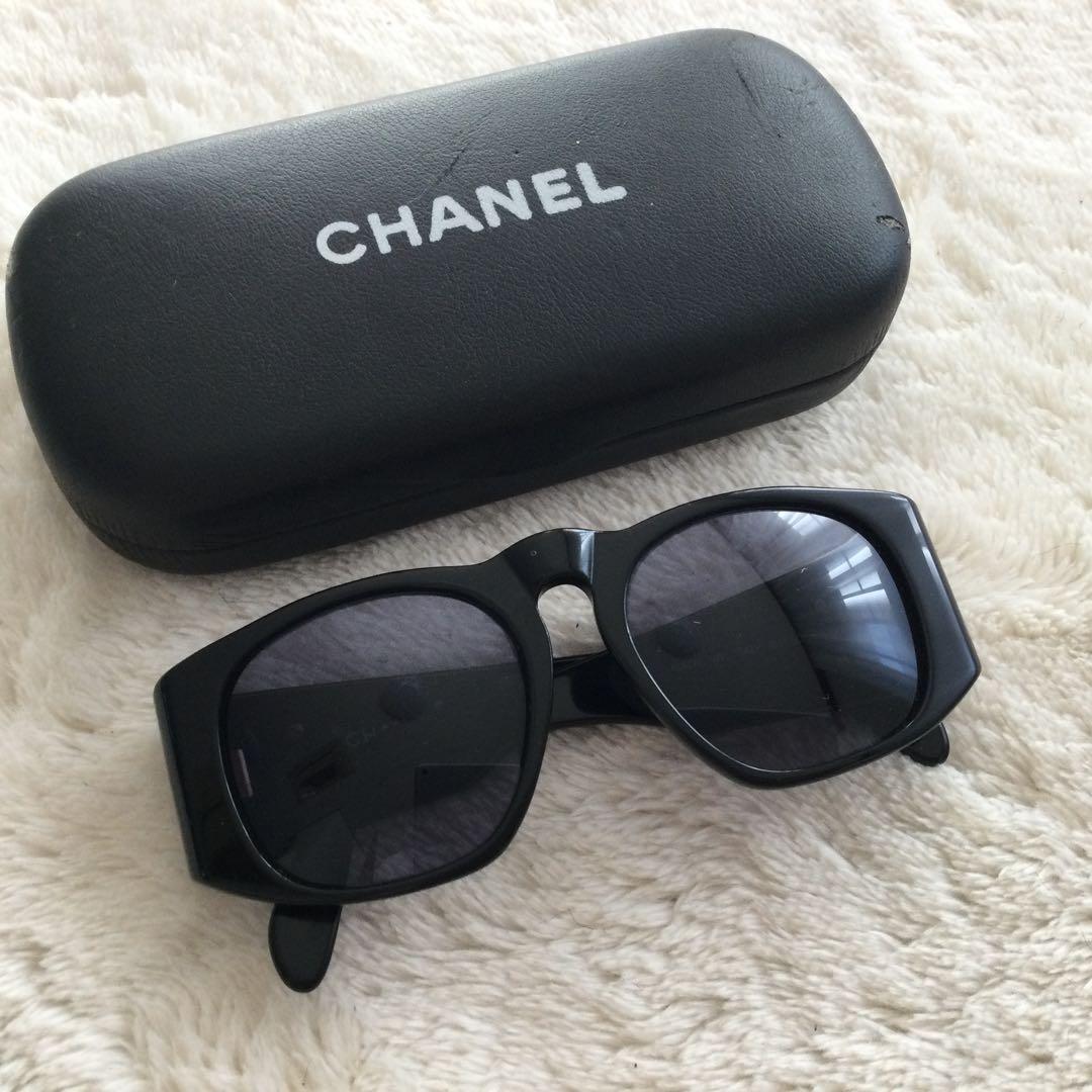 CHANEL ブラック サングラス ゴールドロゴ 小さめ