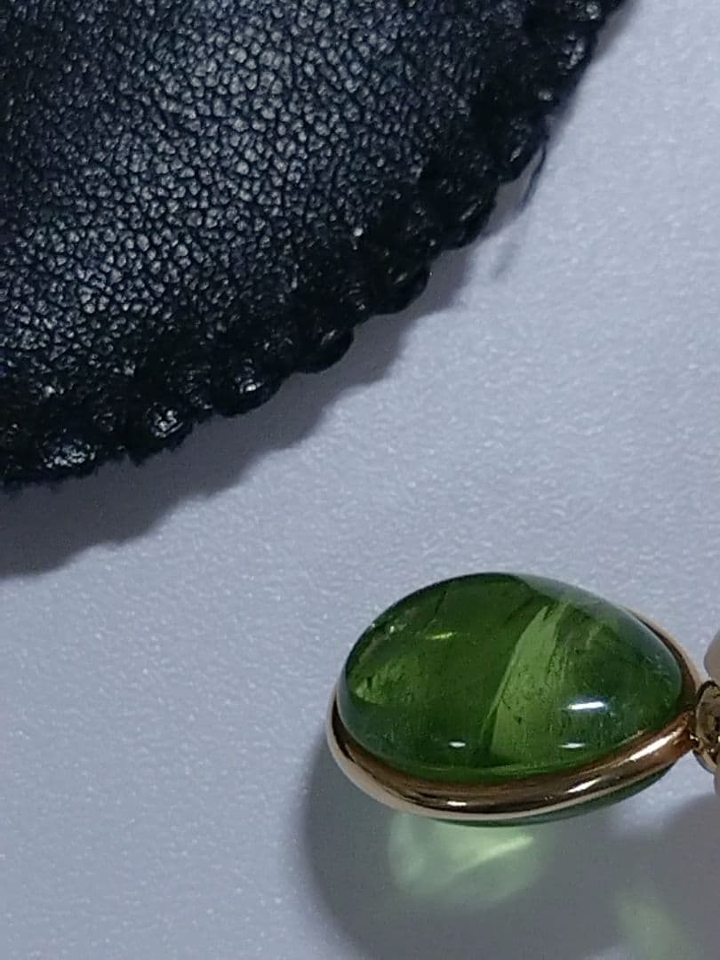 pomellato ペリドット　チャーム　ペンダントトップ　雫