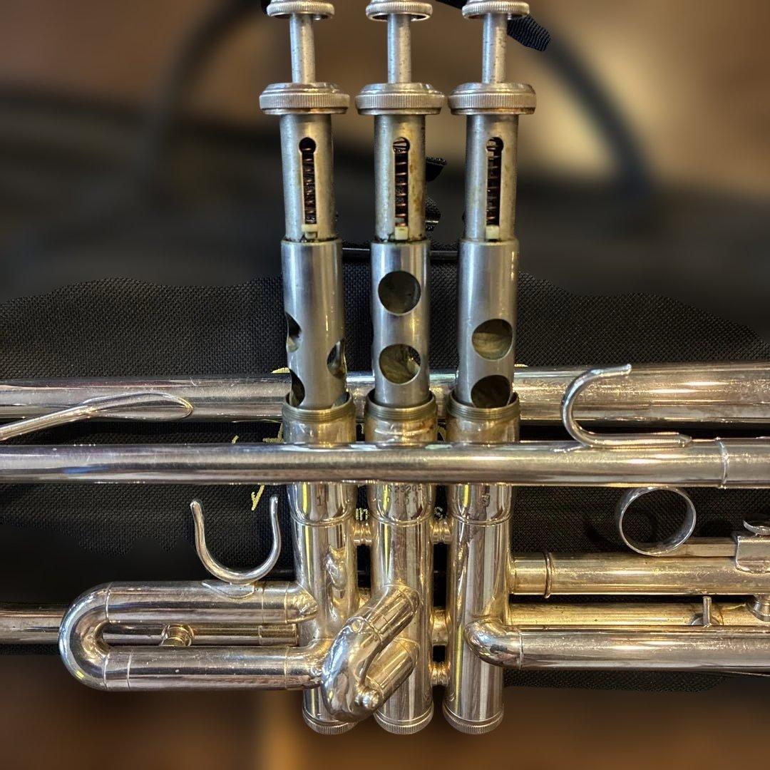 YAMAHAトランペットYTR2320ES とキャリングケース