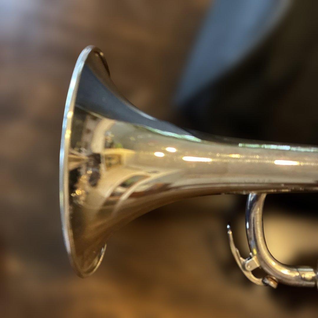 YAMAHAトランペットYTR2320ES とキャリングケース