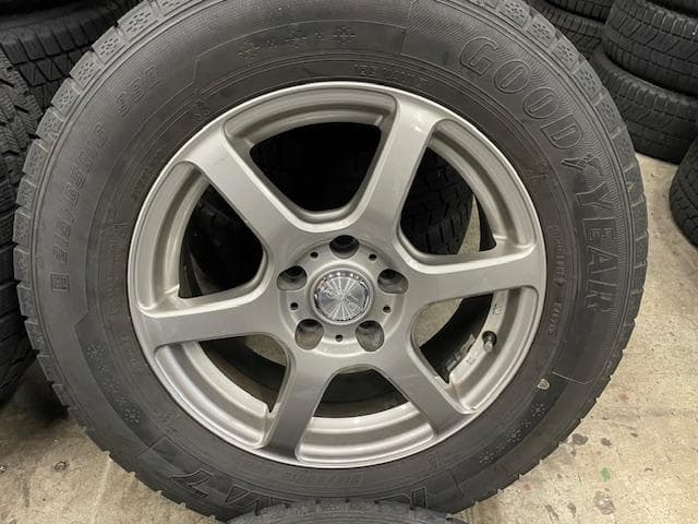 20.30アルファード、ヴェルファイア用　215/65R16 スタッドレス