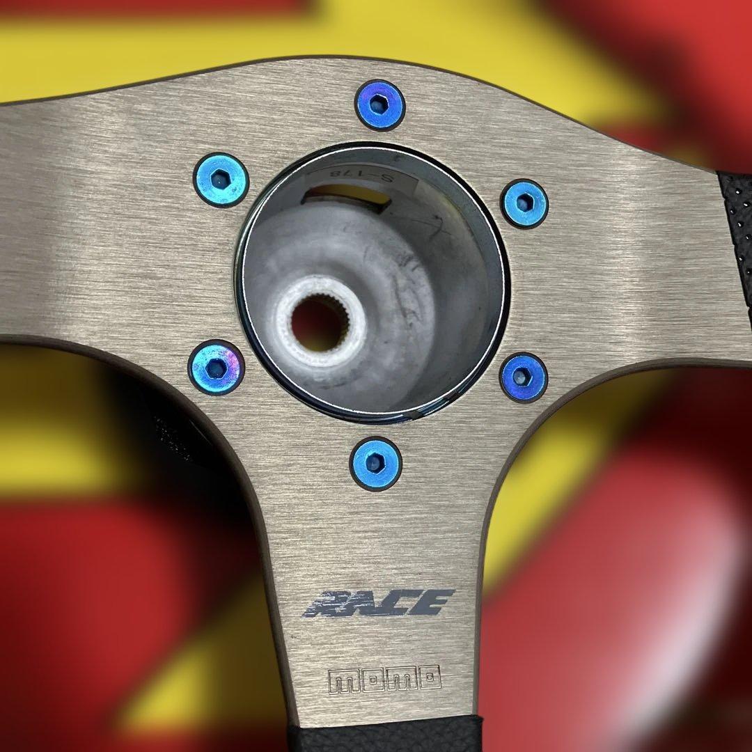 momoステアリング レース　32 組み立て