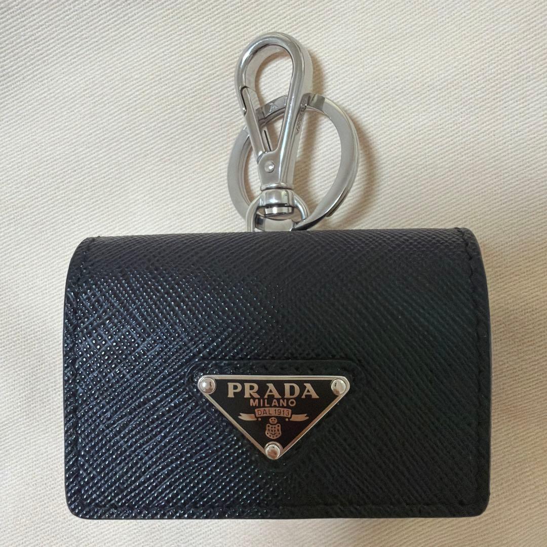PRADA ブラックレザー キーホルダー付きケース