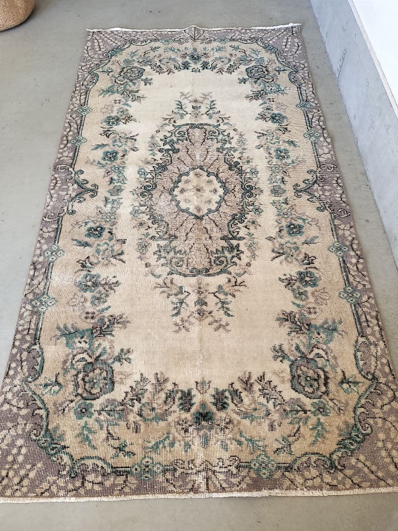 クリームベージュとパープル味グレー　トルコラグ　石田ゆり子さんNo.712