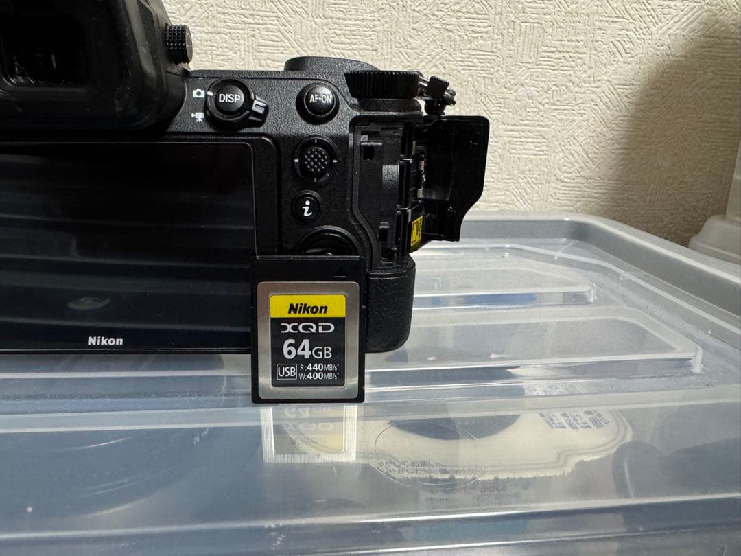 Nikon Z 6 ミラーレス一眼カメラ