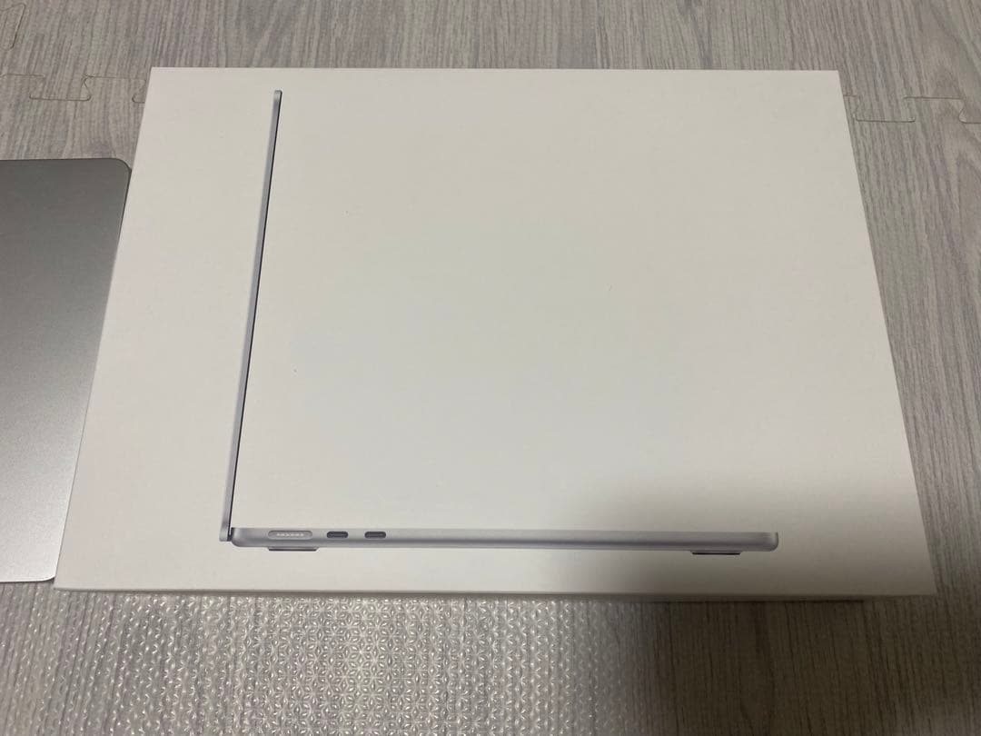 MacBook Air 13インチ M2 16GB SSD256GB