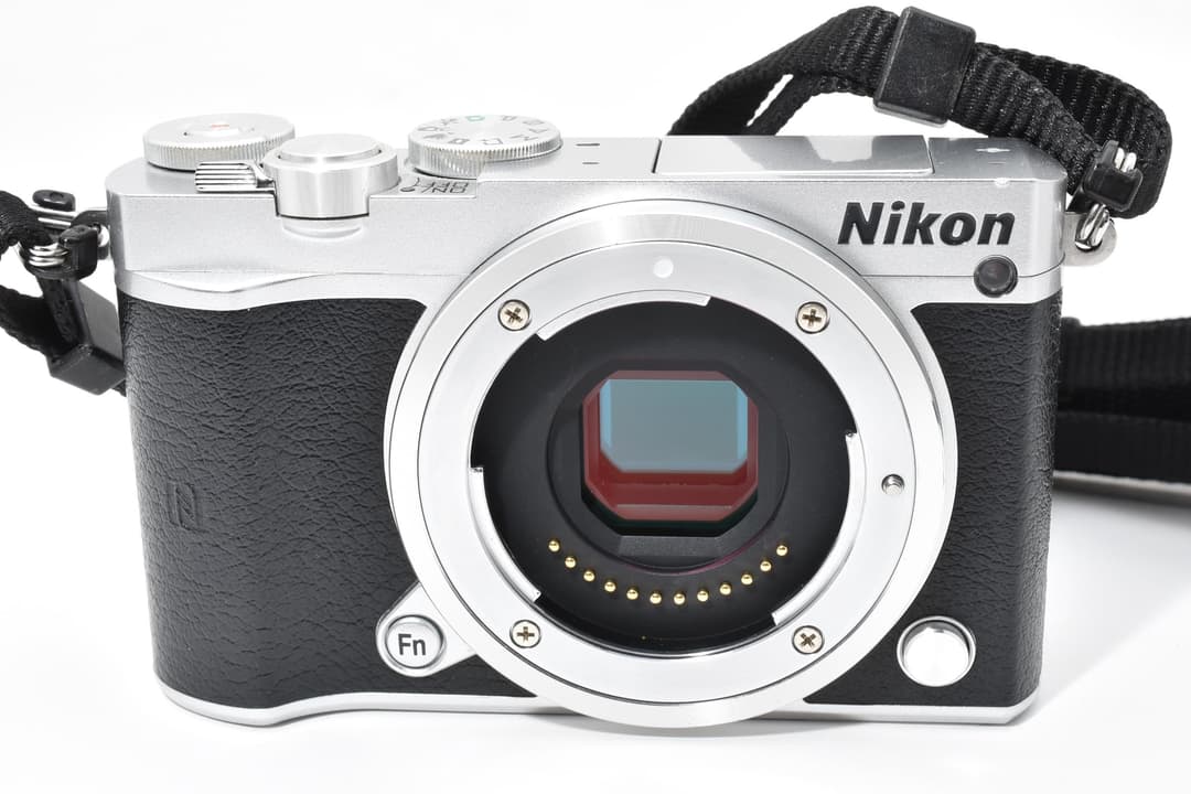 ■美品■ ニコン Nikon1 J5 ミラーレス一眼 #D011
