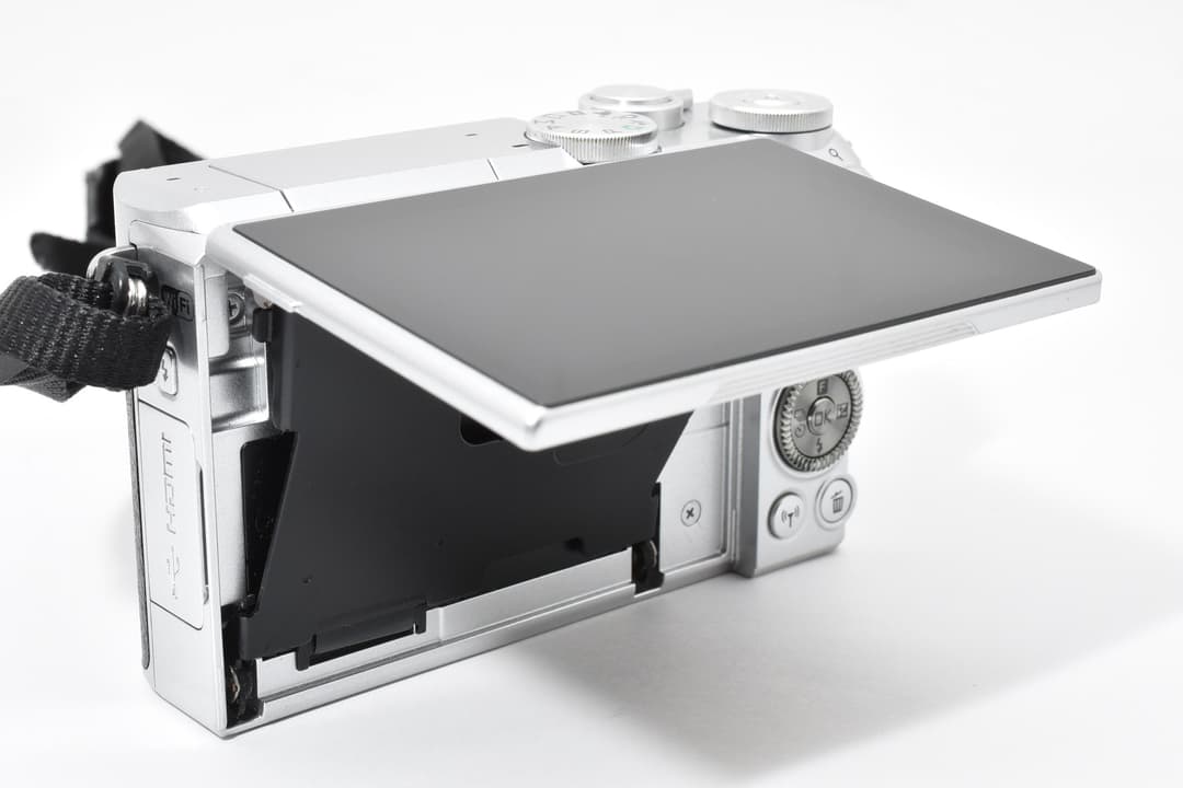 ■美品■ ニコン Nikon1 J5 ミラーレス一眼 #D011