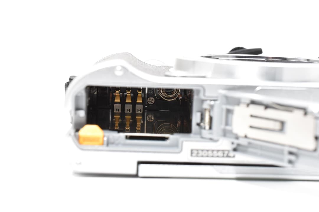 ■美品■ ニコン Nikon1 J5 ミラーレス一眼 #D011