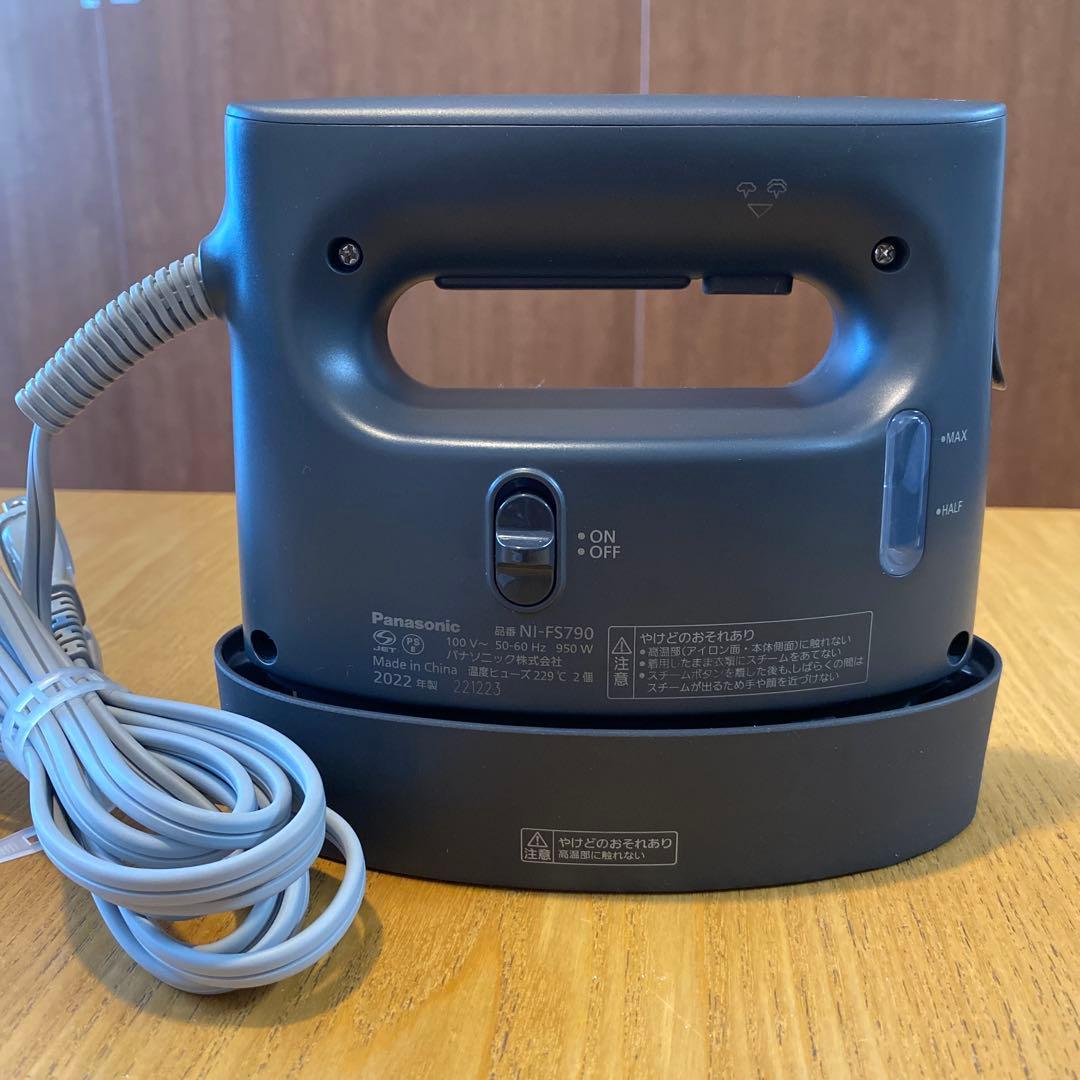 Panasonic NI-FS790 衣類スチーマー 2022年製 黒