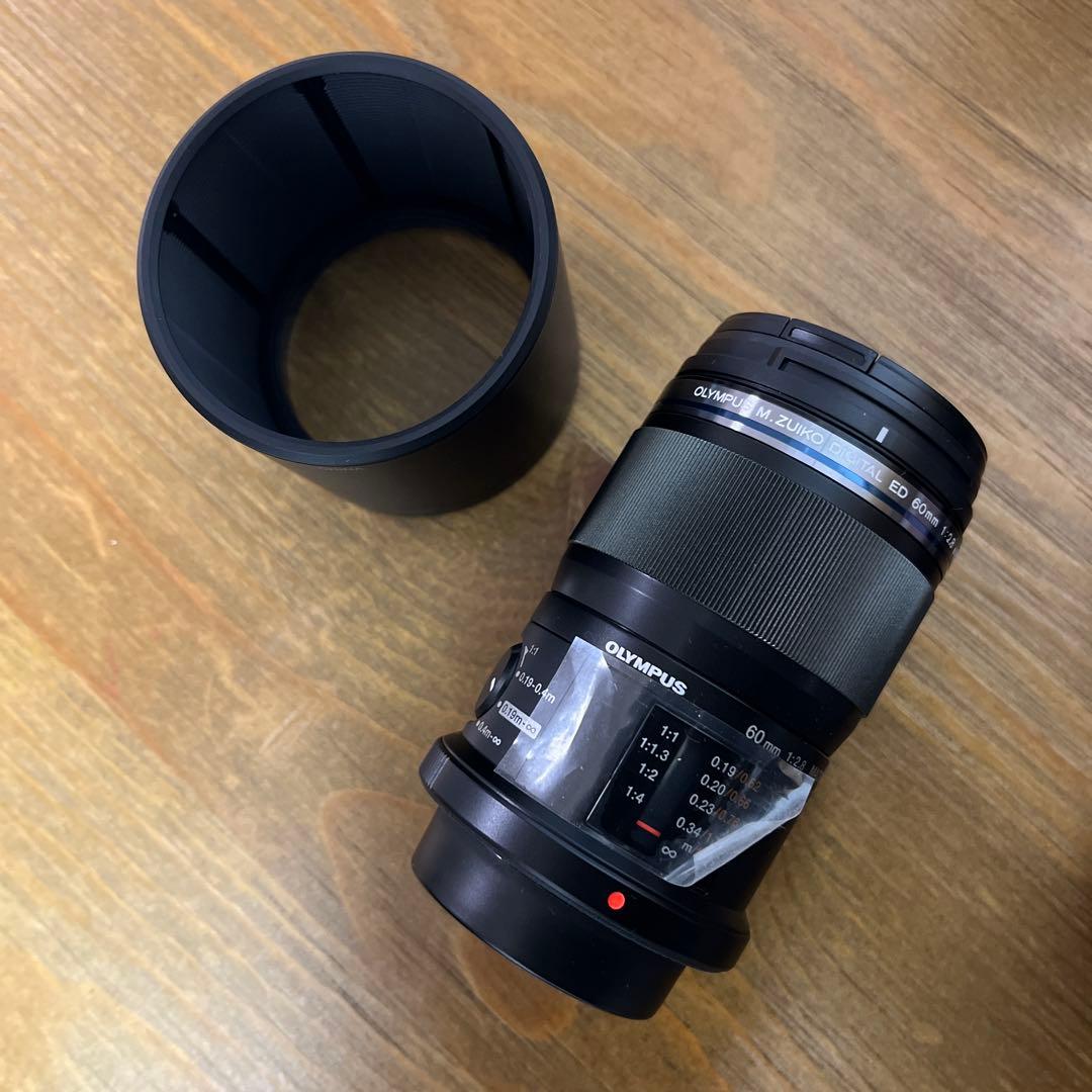 M.ZUIKO DIGITAL 60mm F2.8 Macro別売りフード付き