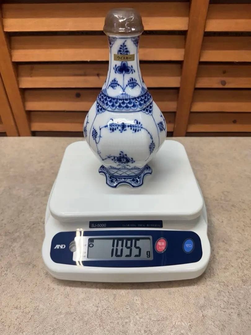 ニッカ ピュアモルト 25年 ロイヤル コペンハーゲン 660ml　51％