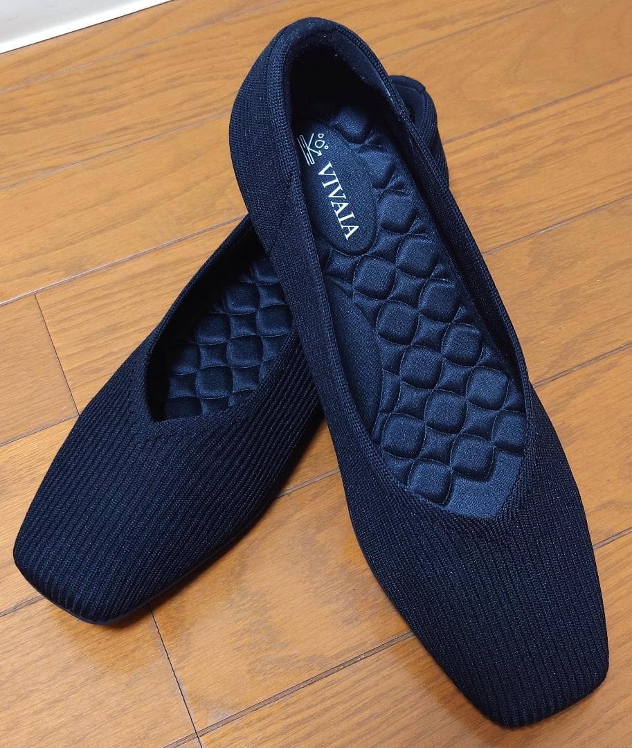 美品 VIVAIA Margot Walker スクエアトゥ フラット 黒 25