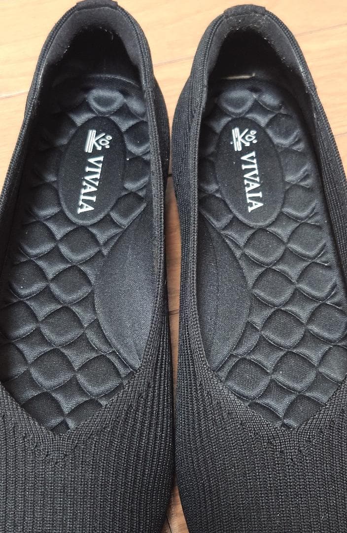 美品 VIVAIA Margot Walker スクエアトゥ フラット 黒 25