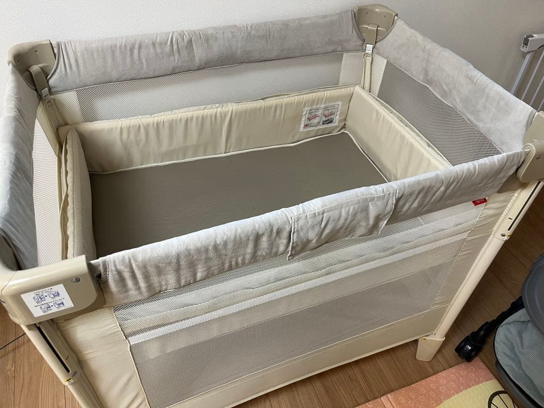 ［美品］アップリカ　ココネルエアープラスAB ベビーベッド