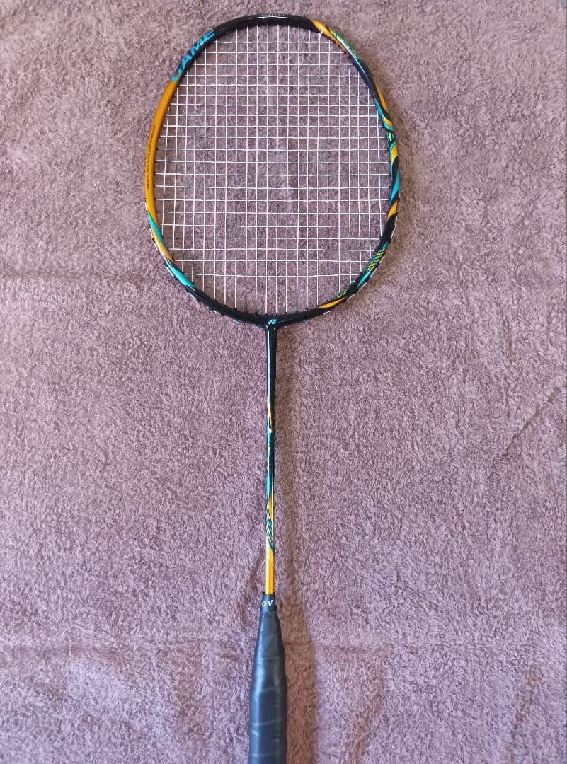 り様【美品】 【廃盤】YONEX アストロクス88D ゲーム 4U5