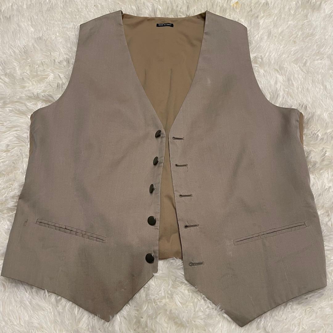 GIORGIO ARMANIジョルジュアルマーニ　ベージュ、ベスト