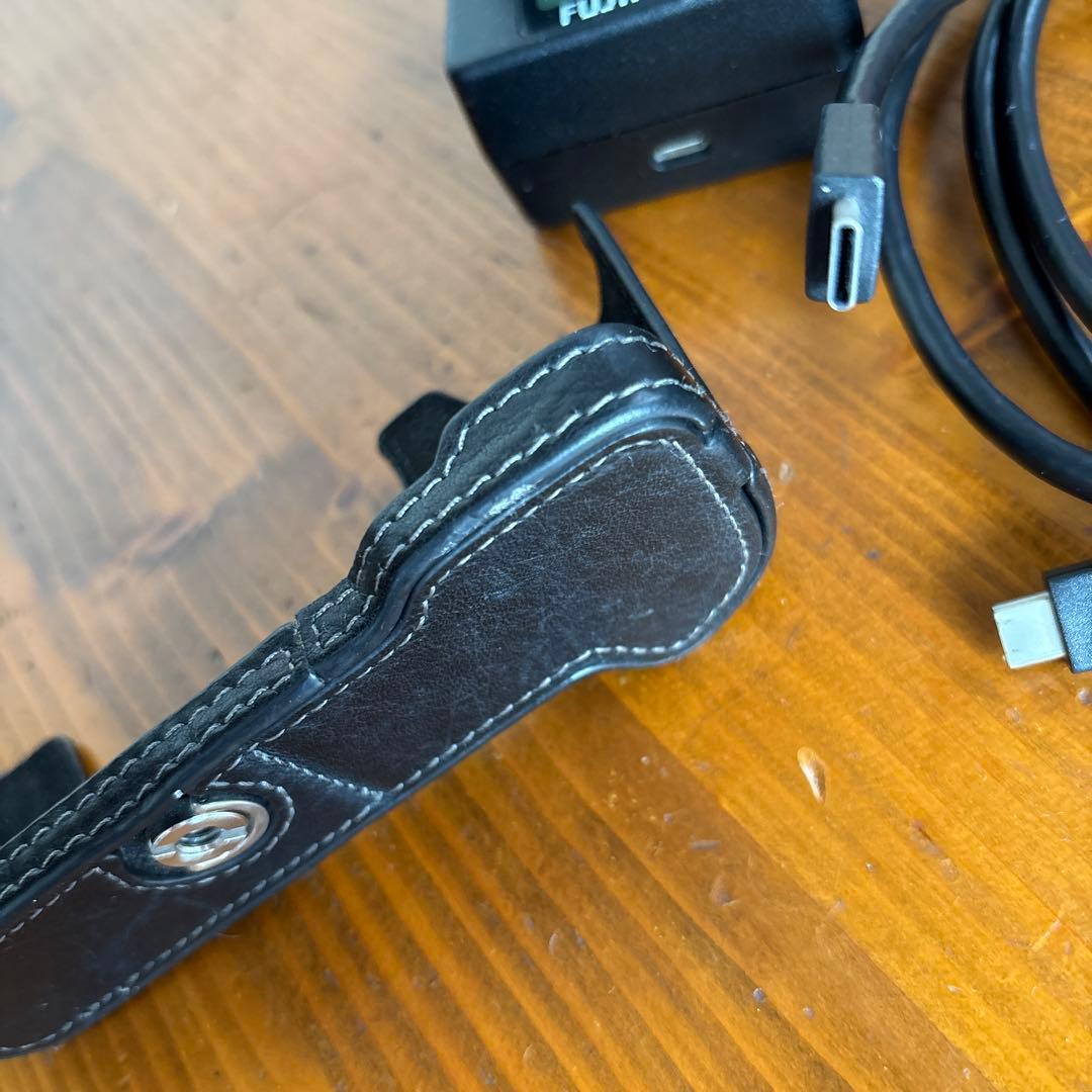 Fujifilm X-T5 充電アダプター付