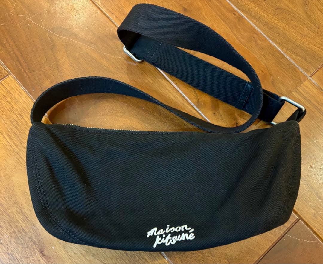 MAISON KITSUNE ダブル ボールド フォックスヘッド バム バッグ