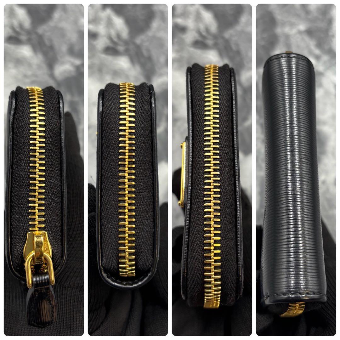 たけやま ✨プラダ　三角ロゴ　ケース