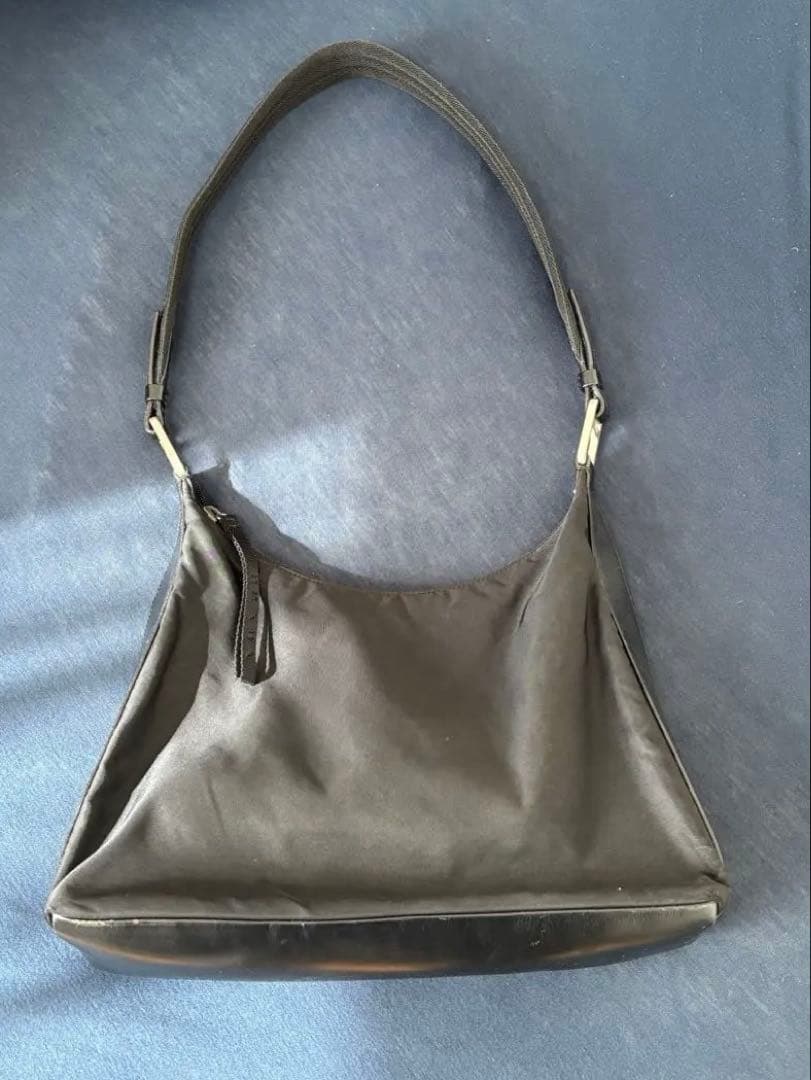 prada ショルダーバッグ