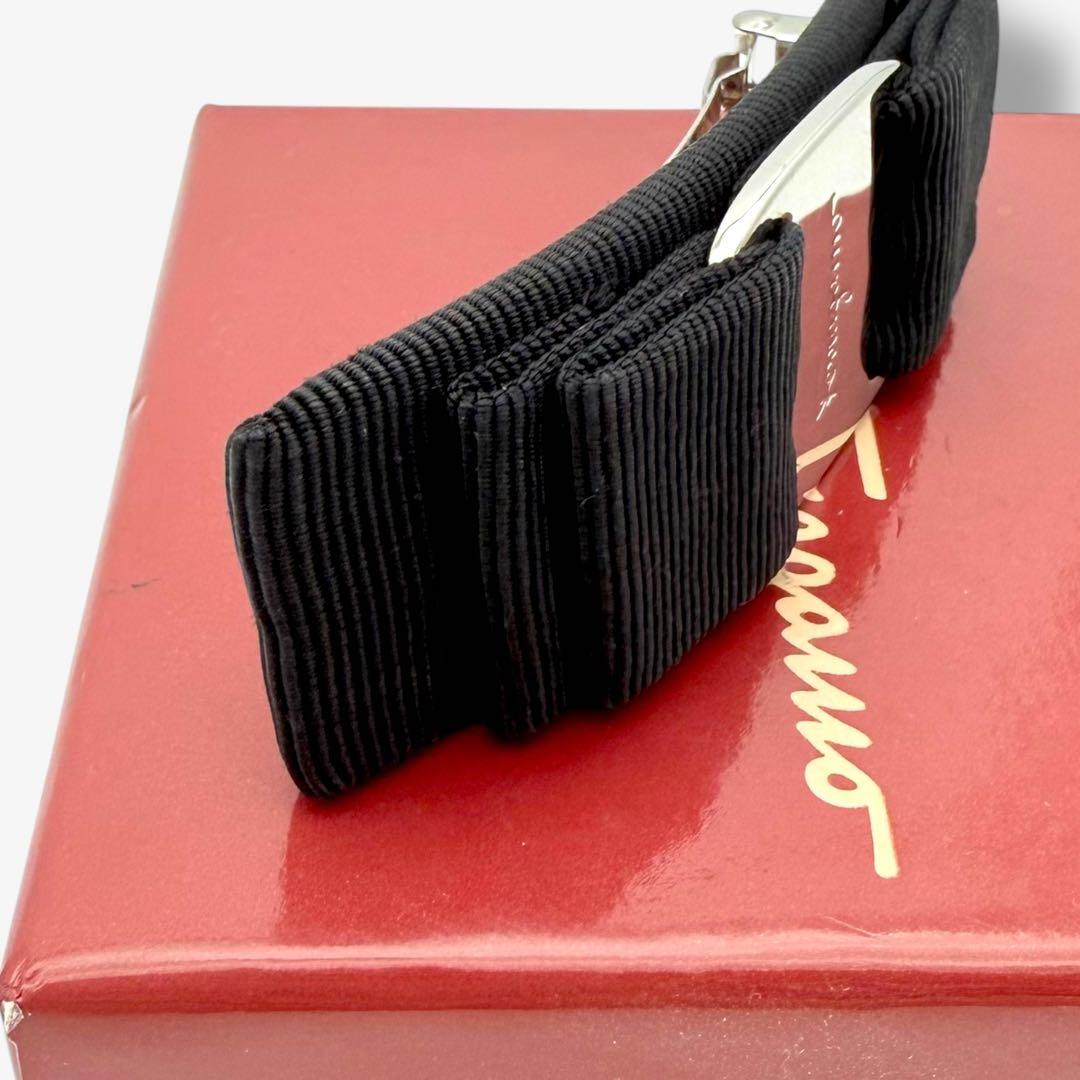 【美品】サルヴァトーレ フェラガモ ヴァラリボン バレッタ ブラック シルバー