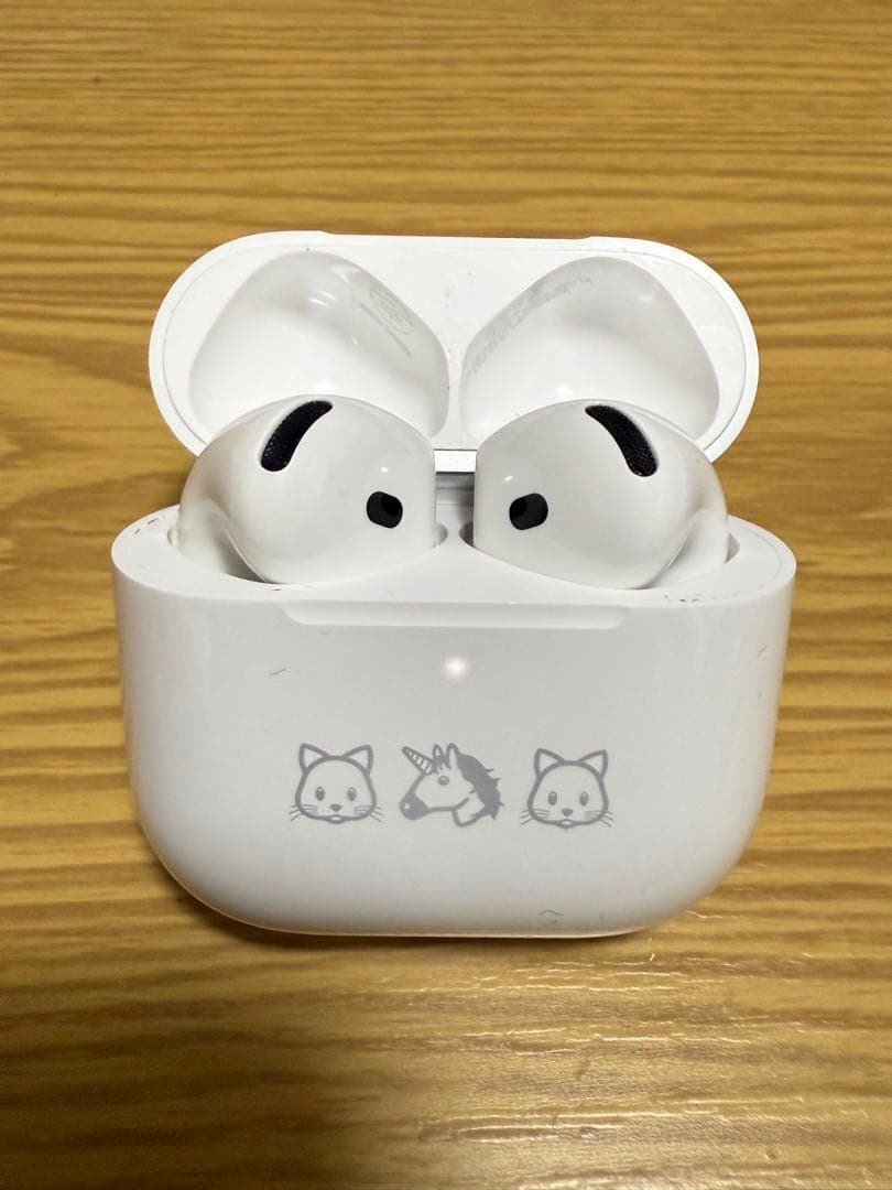 【美品】Airpods4（ANC搭載モデル）　ケース付き　10/13日購入