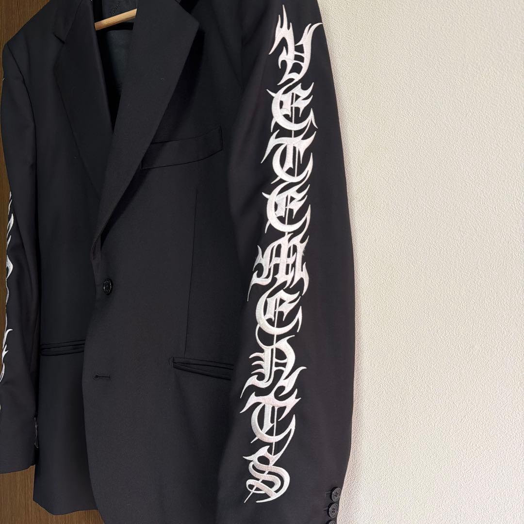 ジャケット・アウター VETEMENTS GOTHIC LOGO EMBROIDERED JACKET