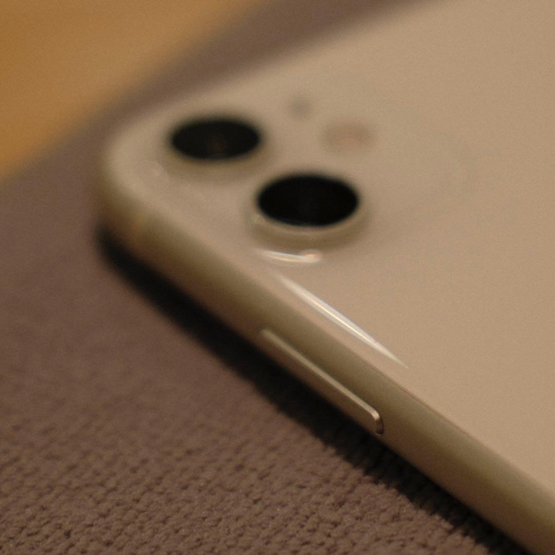 美品 iPhone 11 ホワイト 128GB