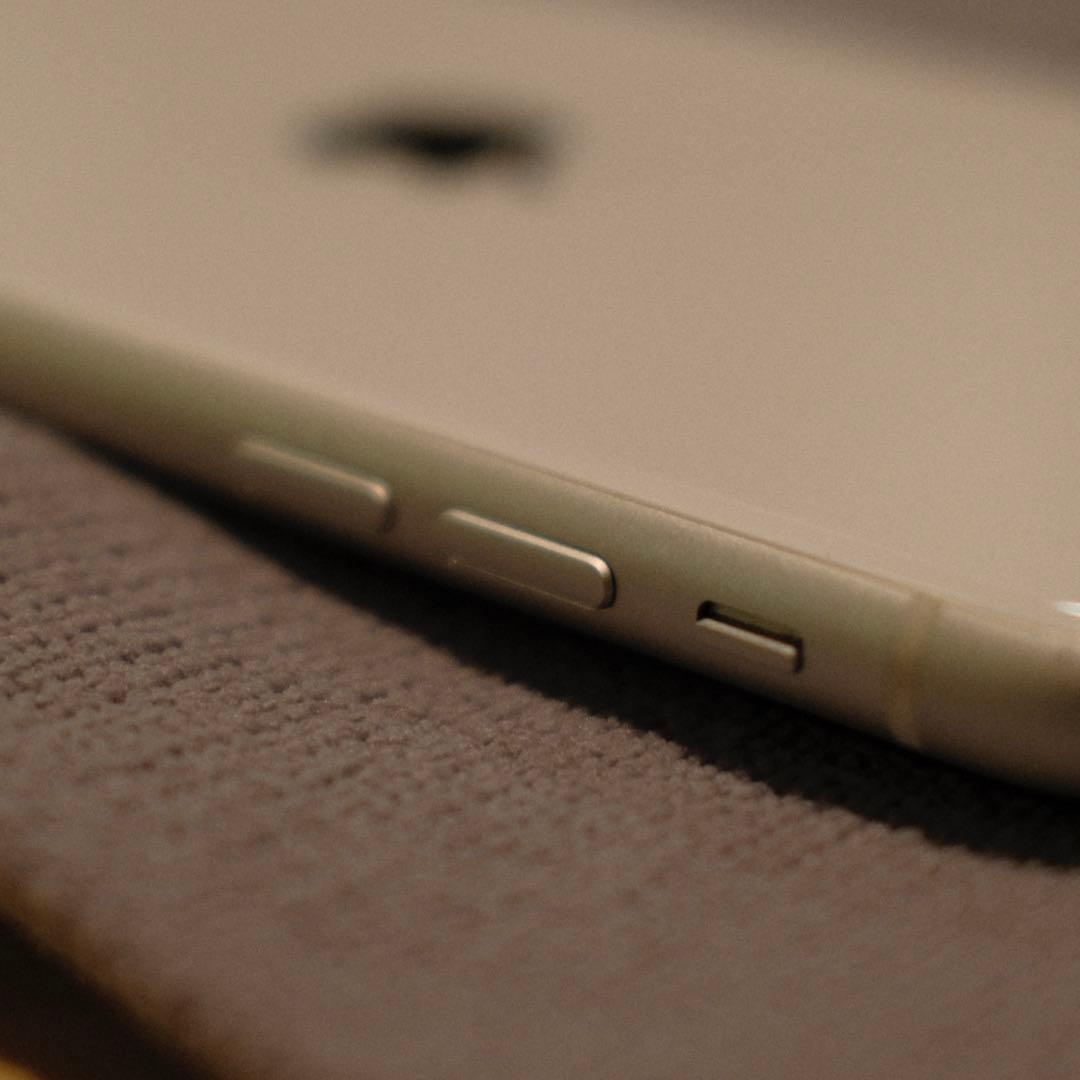 美品 iPhone 11 ホワイト 128GB