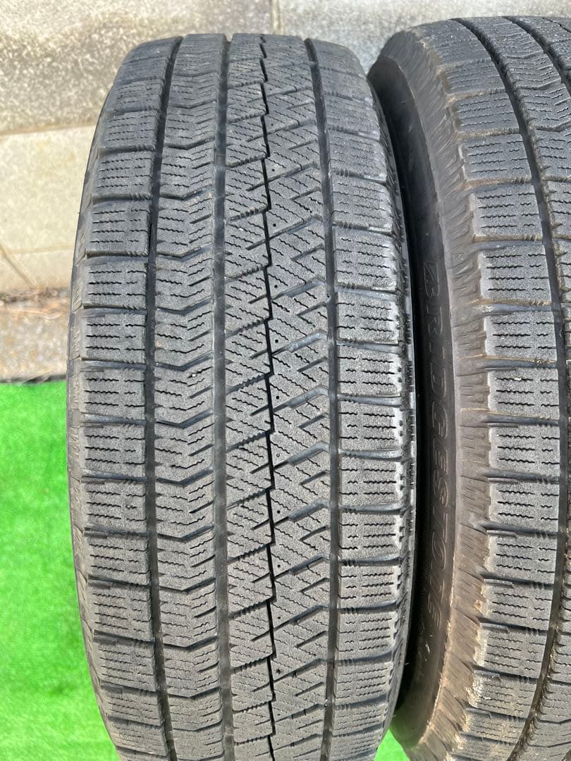 15インチホイールと175/65R15スタッドレスタイヤ