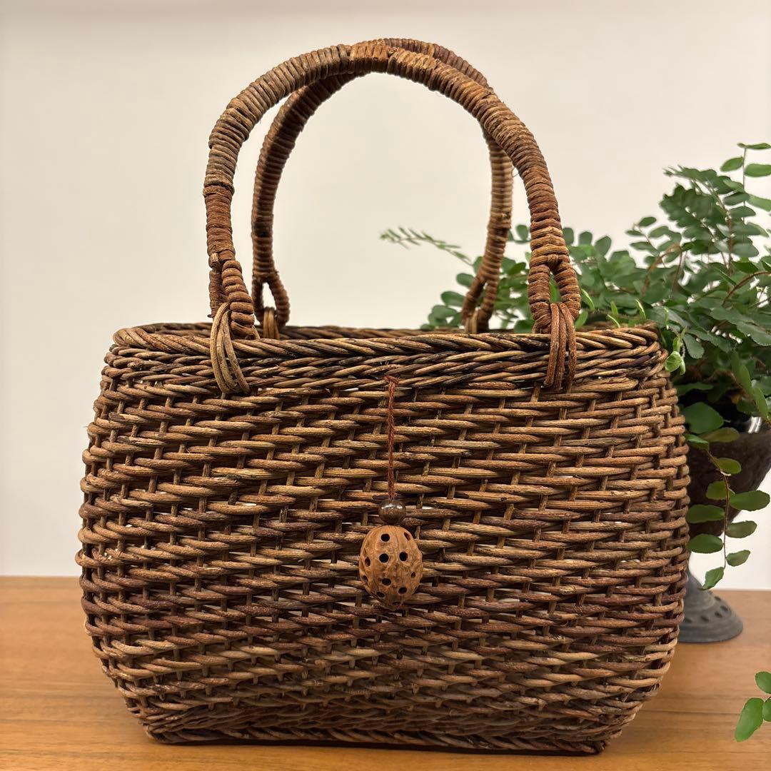 山形産　あけびかご　籠　かご　バスケット　カゴ　あけび蔓　バッグ　国産　花火