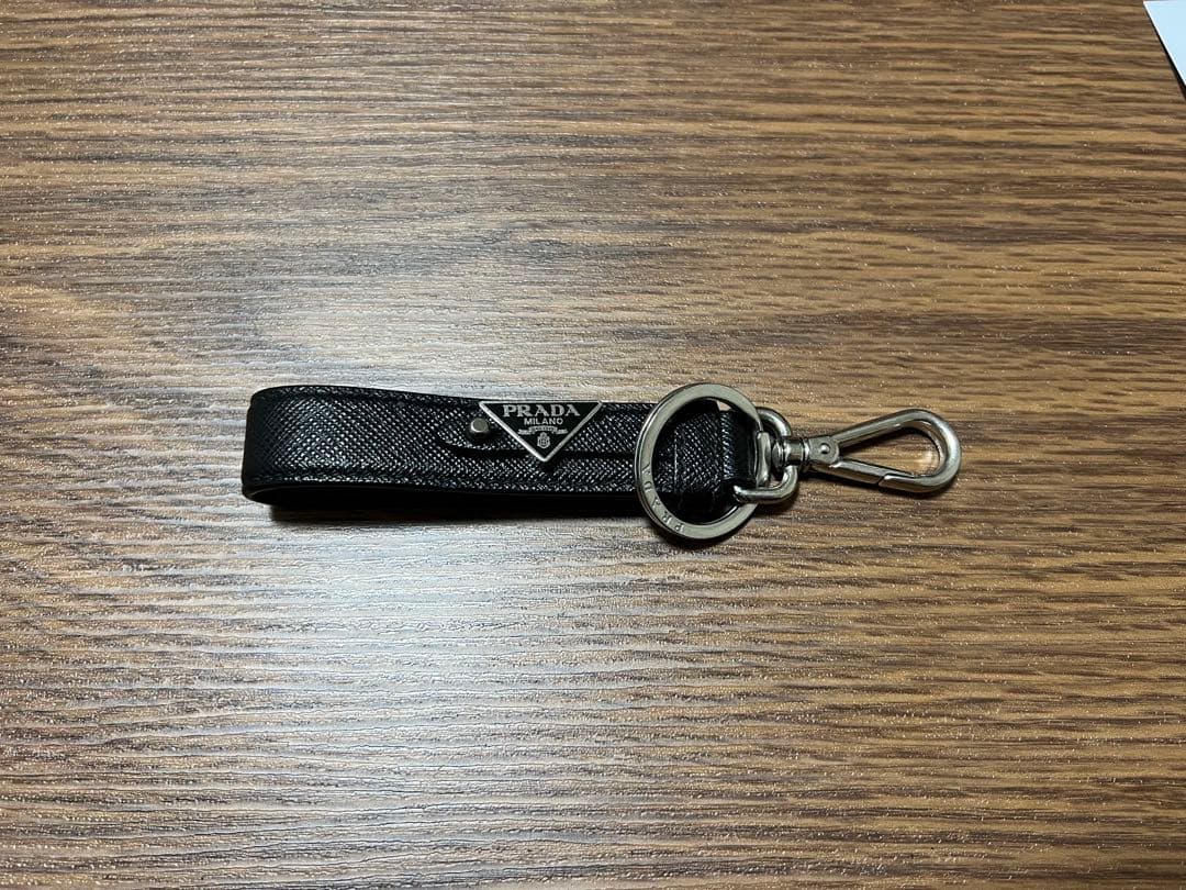 PRADA サフィアーノレザー キーチェーン
