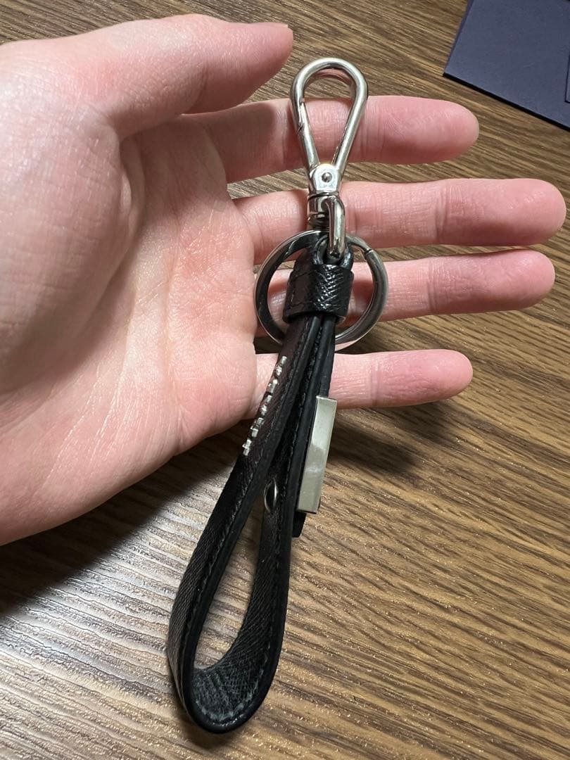 PRADA サフィアーノレザー キーチェーン