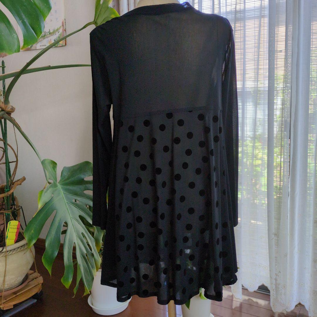 トクコプルミエヴォル チュニック 黒色 黒の水玉 9ごう