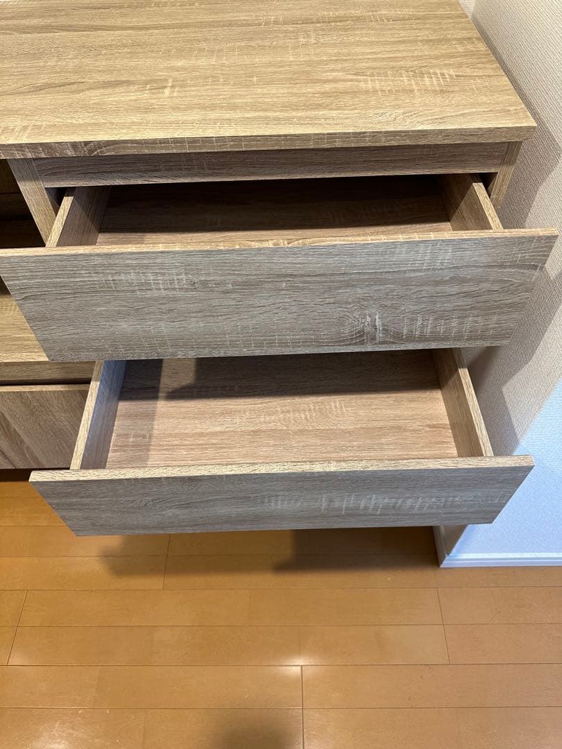 2年使用の美品　木製食器棚 引き出し付き