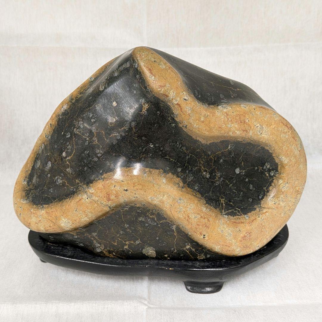 あ*ん様 【縁起物】白蛇石 鑑賞石 蛇石 天然石 台座付 パワーストーン 開運