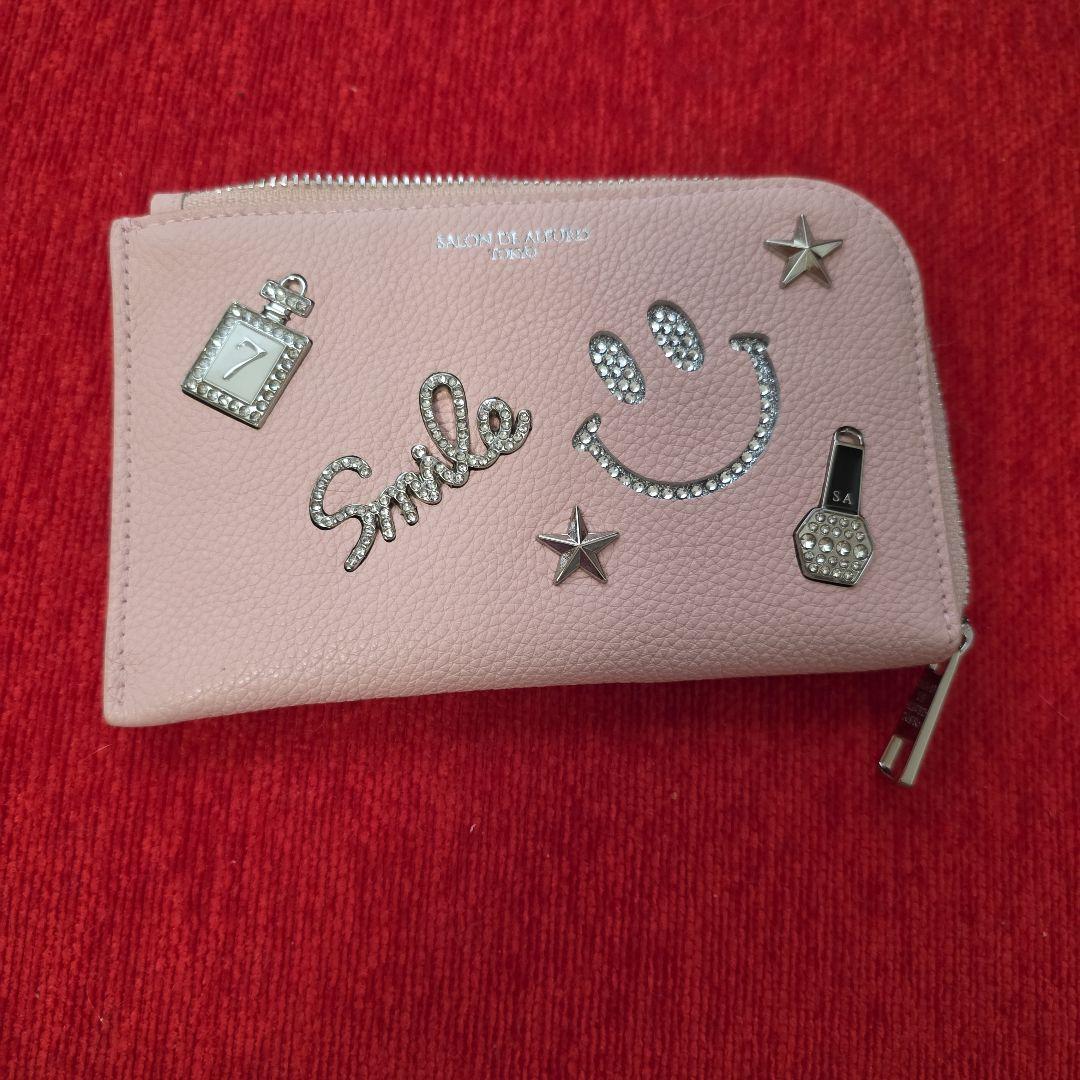 サロンドアルファード　財布