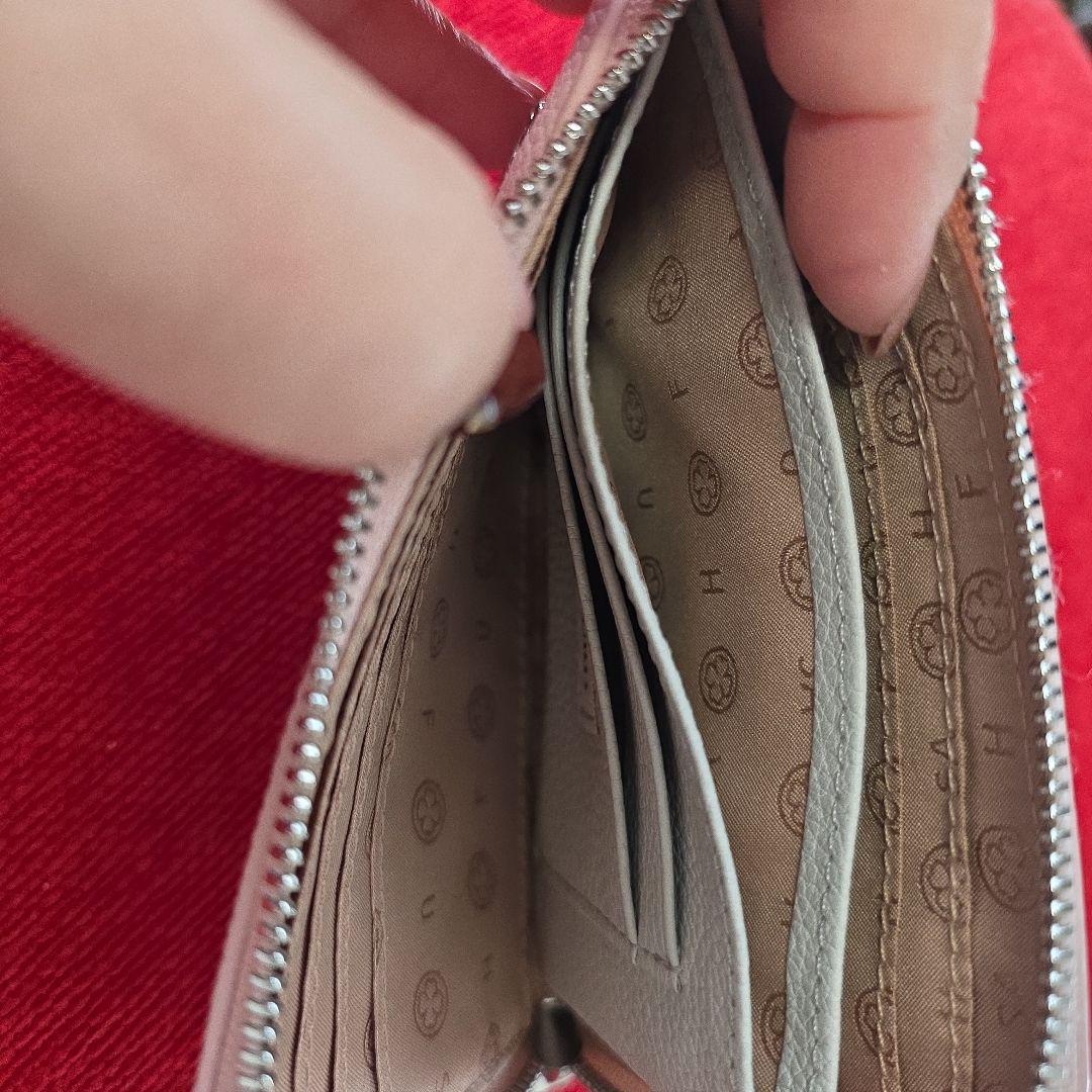 サロンドアルファード　財布