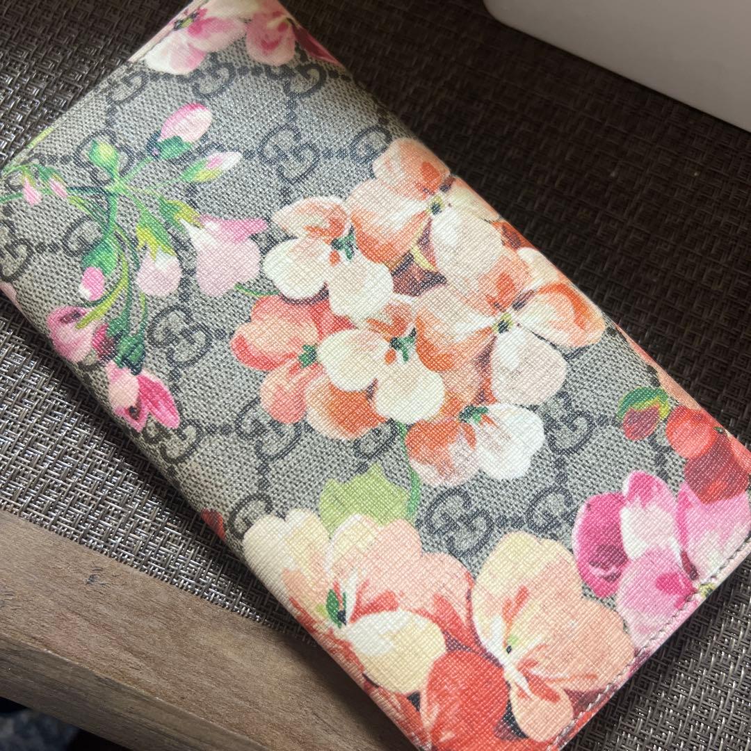 GUCCI GGブルームス　長財布