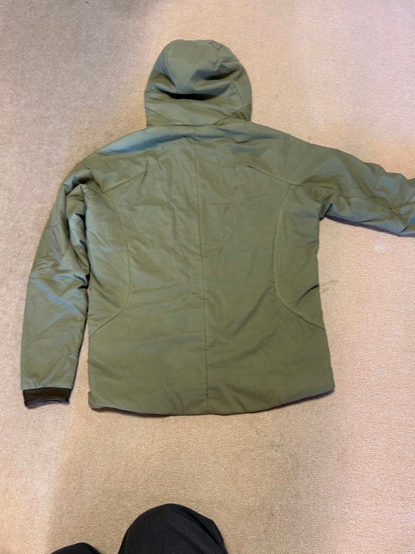 値下　DESCENTE フード付き中綿ミドルジャケット　チームデサントモデル　O