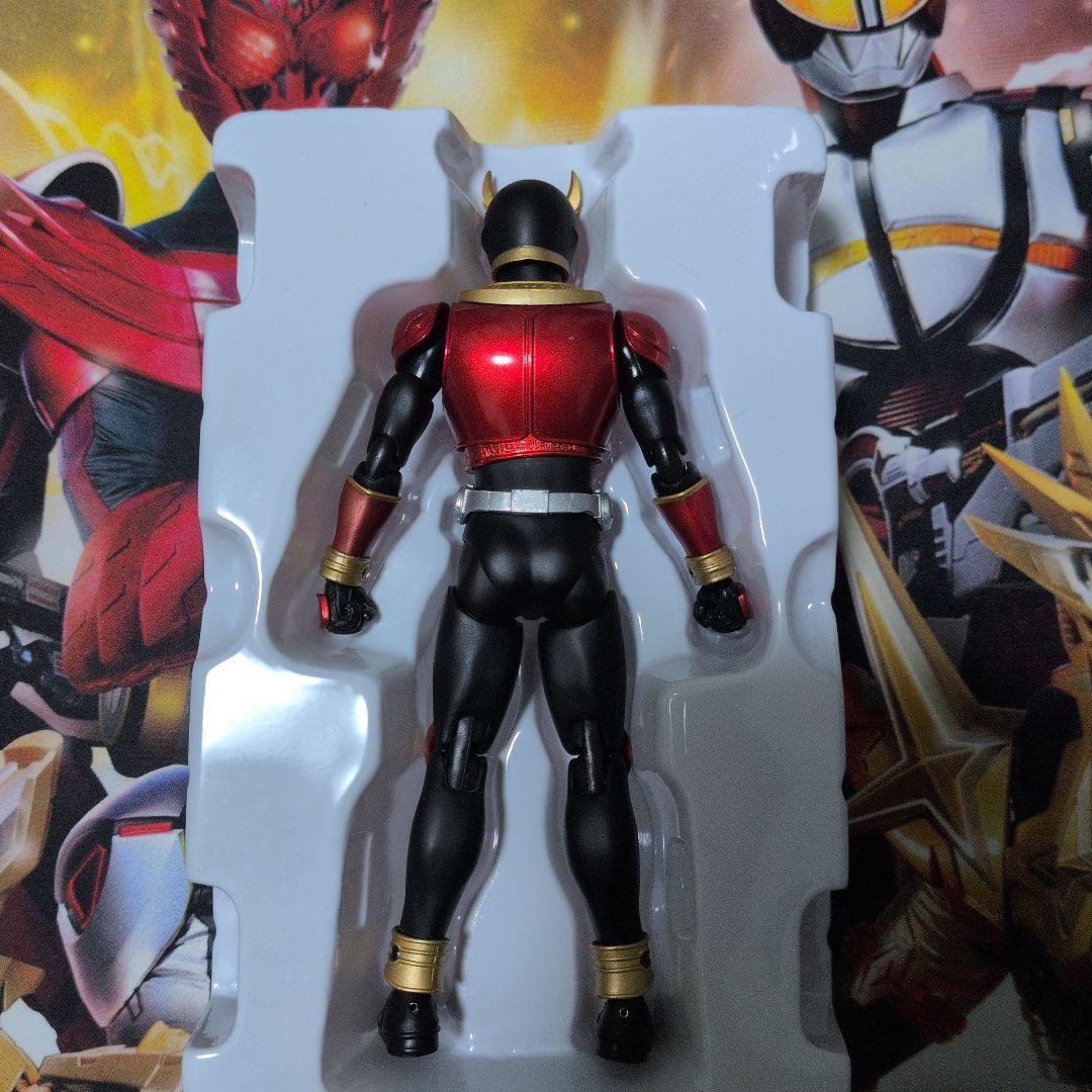真骨彫　仮面ライダークウガ　ディケイド版