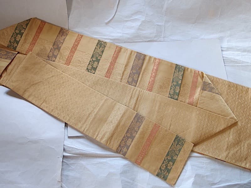 織りの九寸名古屋帯（横段に唐花文）長373 正絹美品