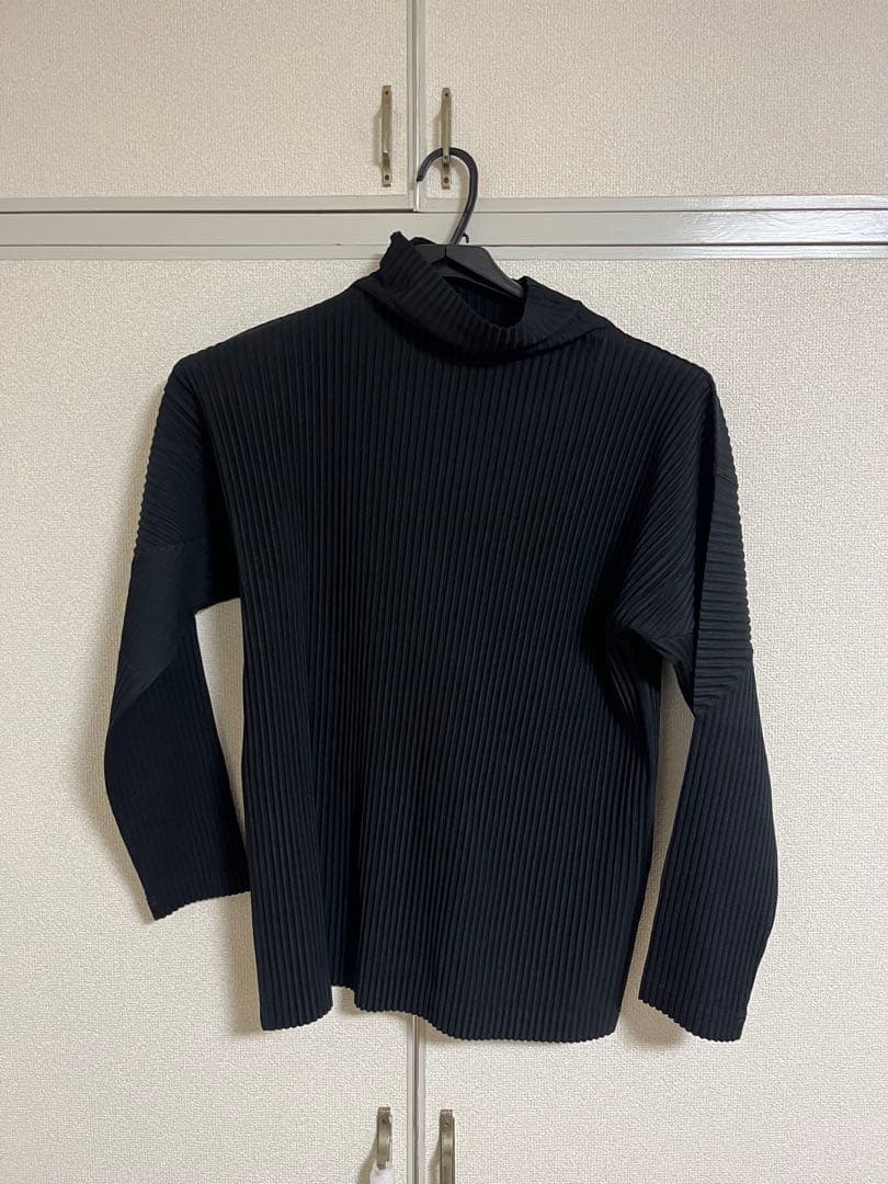 HOMME PLISSE ISSEY MIYAKE ブラック トップス