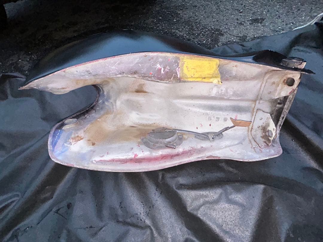 GSX250E ゴキ　ガソリンタンク　燃料タンク　キャップ　鍵付き　黒