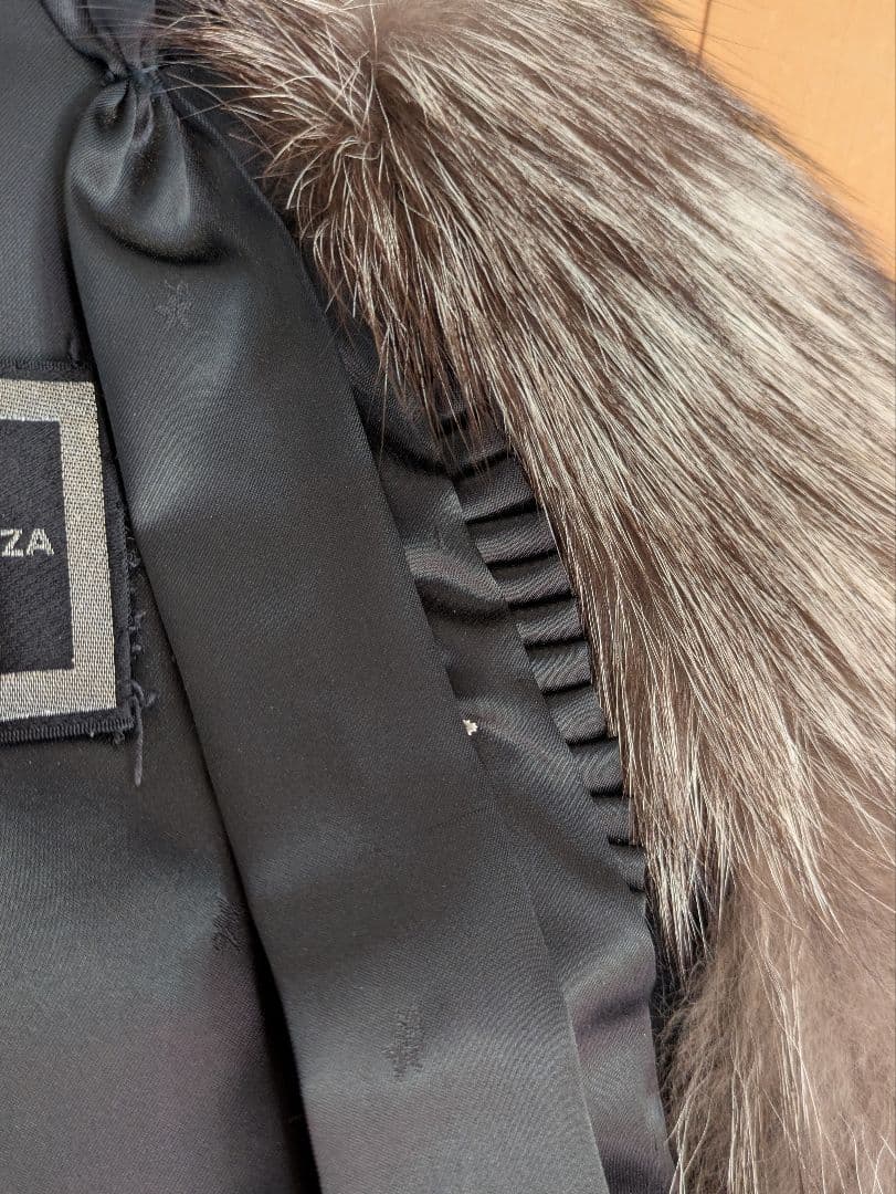 美品シルバーフォックス毛皮コート ロイヤルサガフォックス リアルファー大きめ