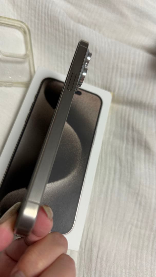 iPhone15 promax 美品 256G チタニウム
