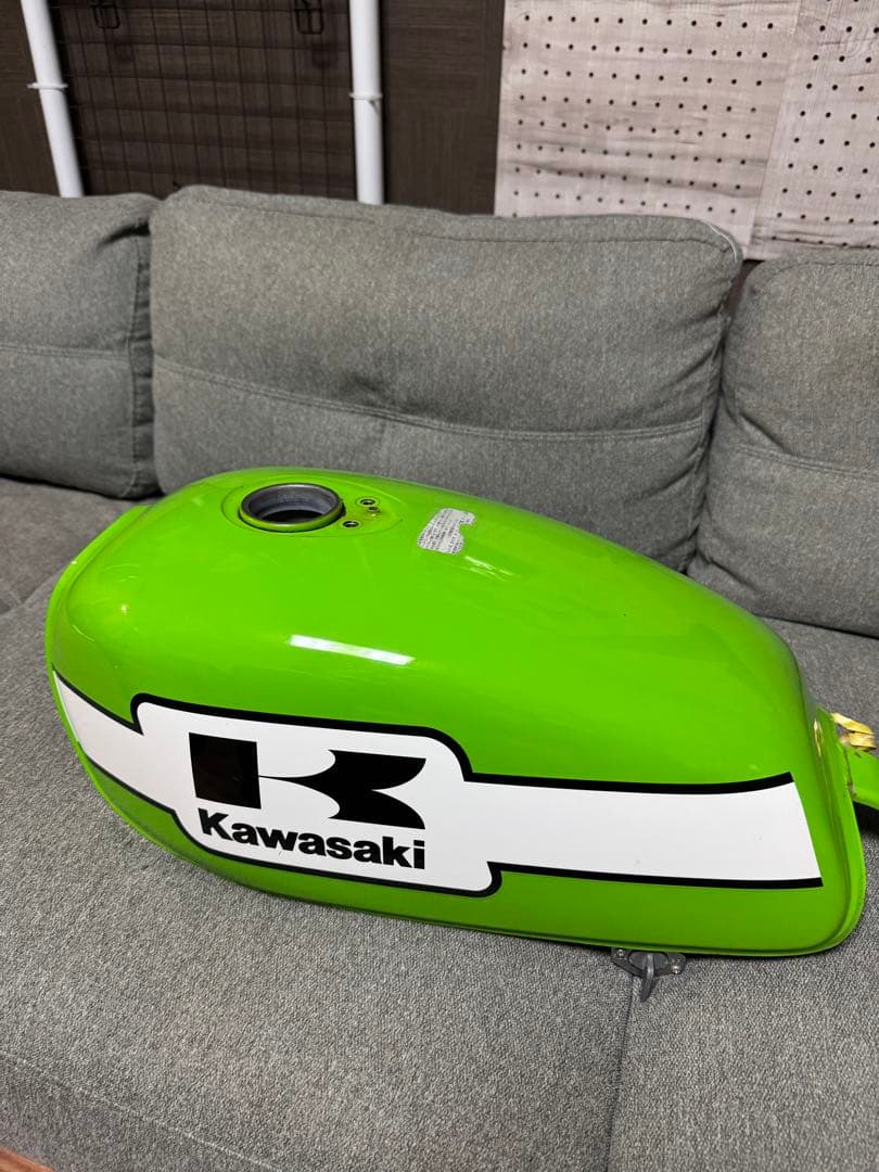 カワサキ　250tr 純正タンク