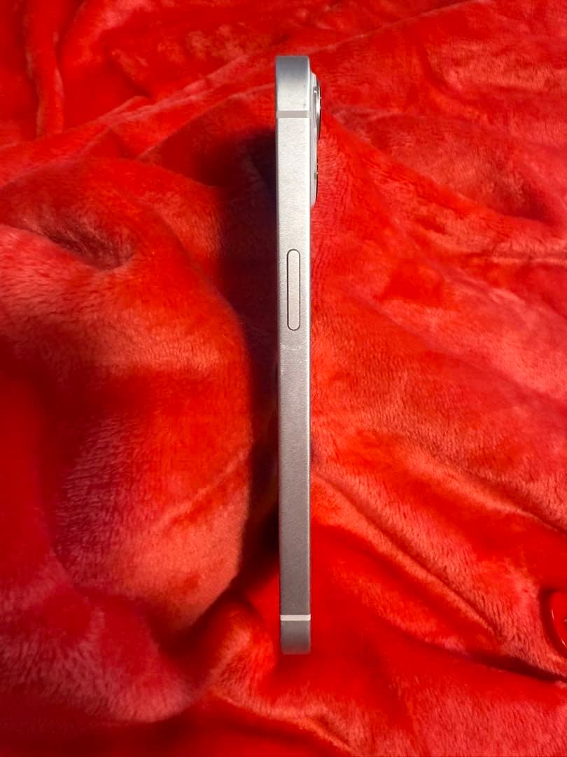 た*ん様 (美品!!)iPhone 13 256GB バッテリー89% 本体+箱