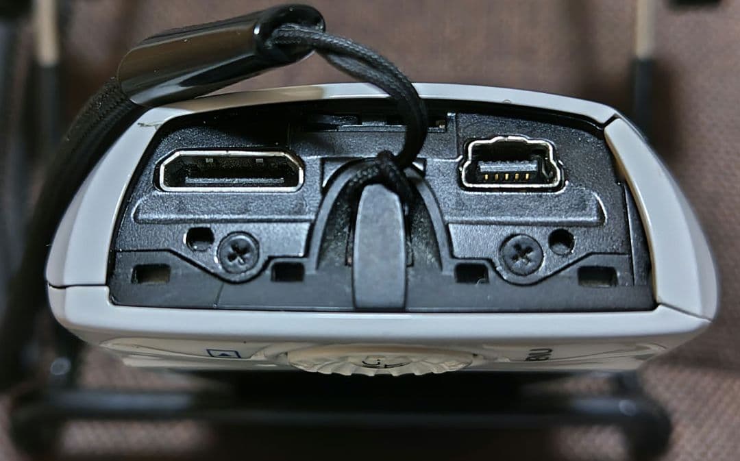 【ジャンク品】Canon IXY 30S コンパクトデジタルカメラ